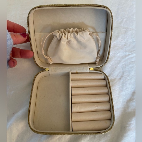 🆕 Traveling Jewlery Box- "Glitter Makes Everything Betterr", Gold - Picture 2 of 4